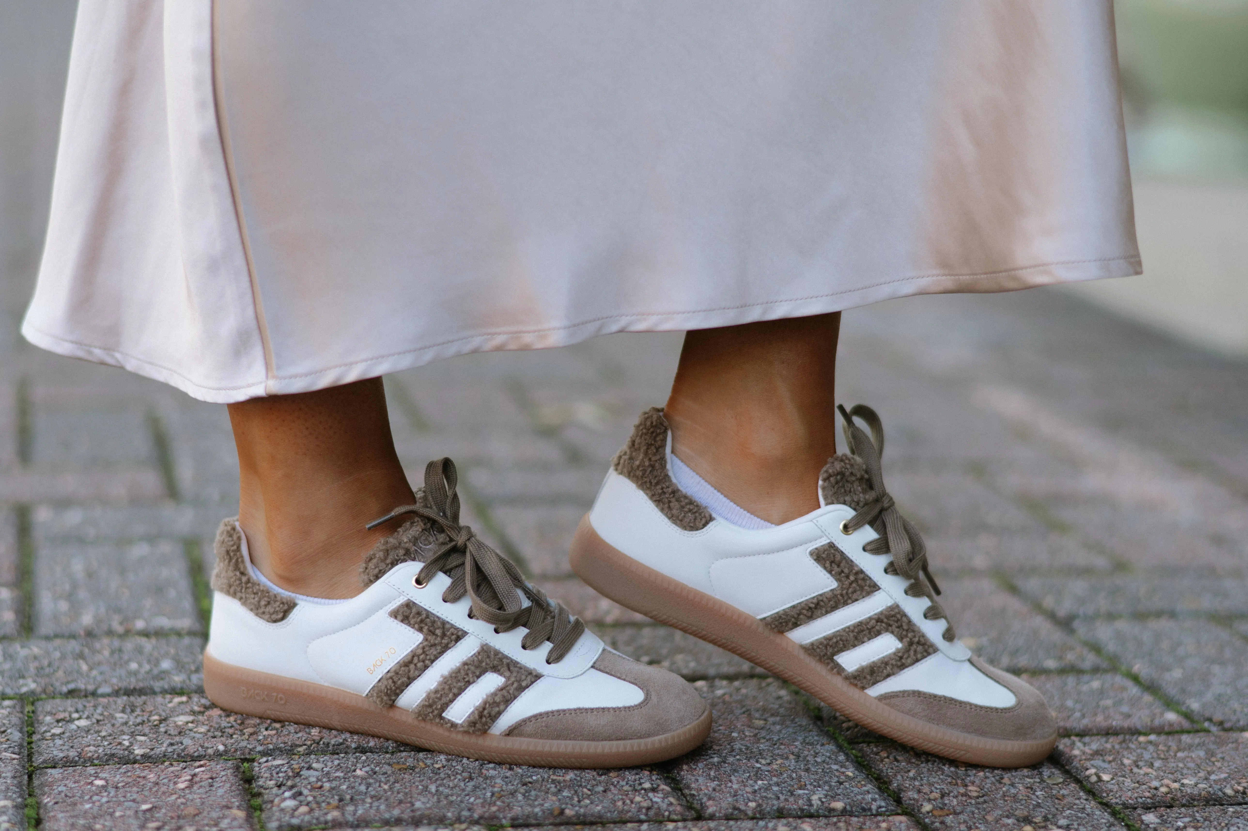 Back 70 Cloud Sneakers- White Brown