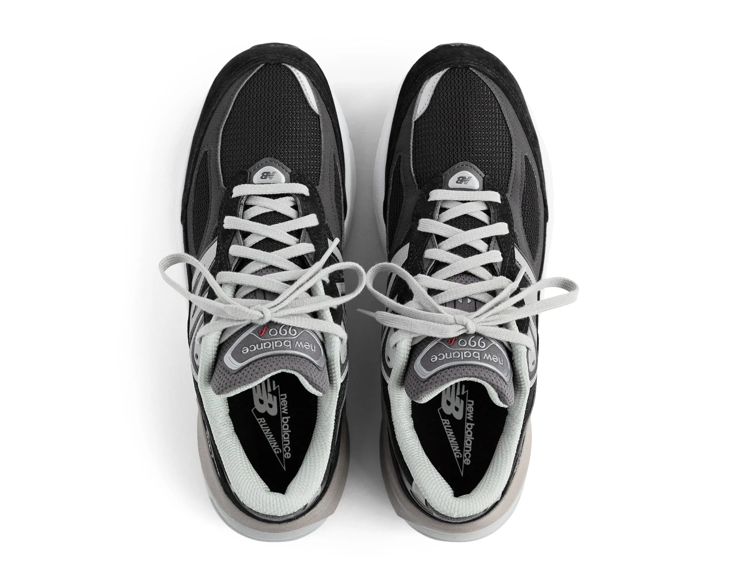 Men`s M990v6 Sneaker