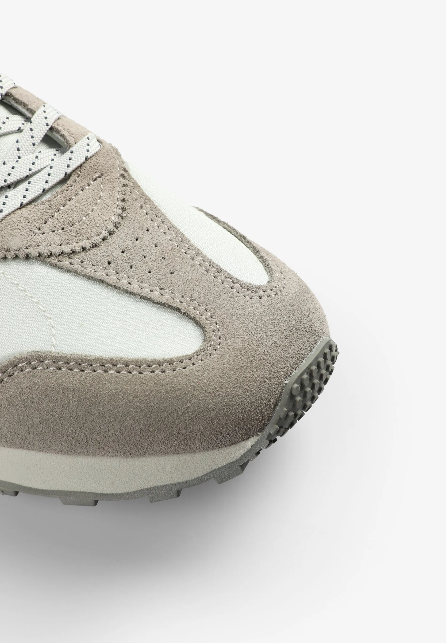 SUEDE SNEAKERS WITH SKULL
